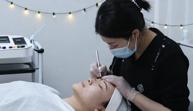 医疗美容操作规范对比:响应较为与标准流程的取舍